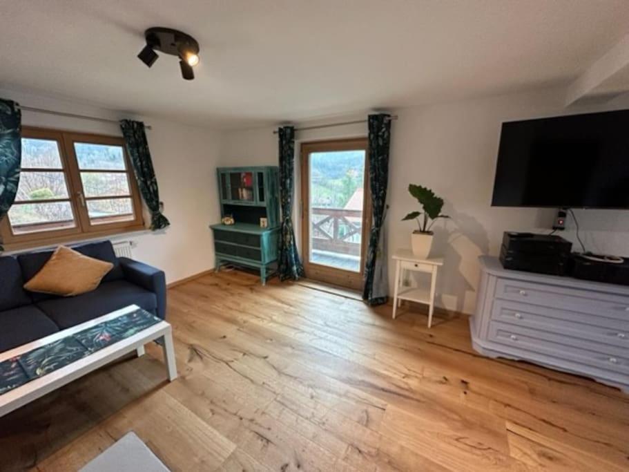 Charmante Farbenfrohe Wohnung Fuer Zwei Fischbachau Exterior foto